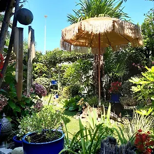 Couette-café Et Jardin, Bayonne